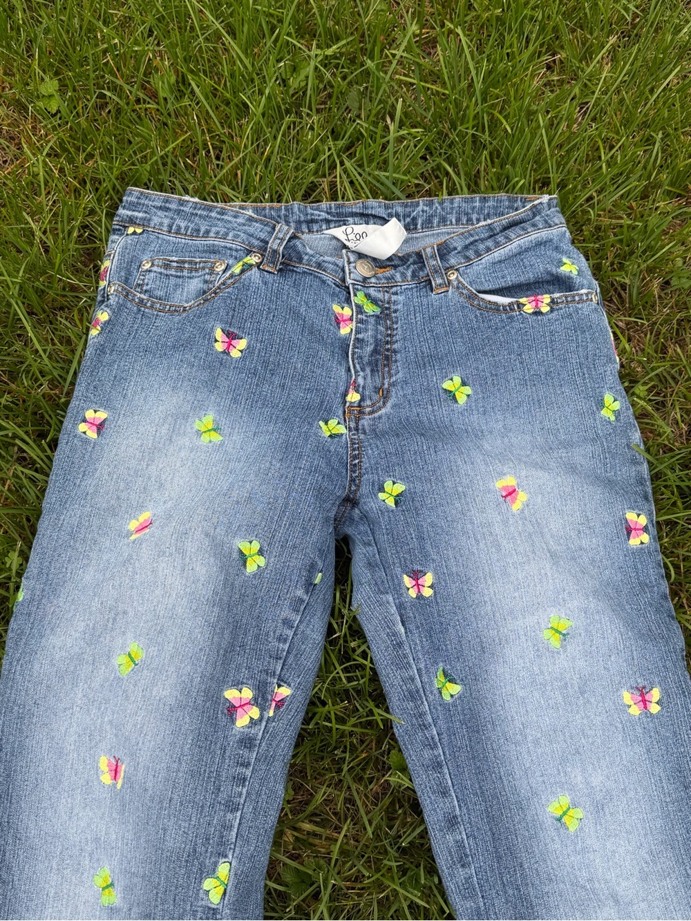 Lilly Pulitzer Light Blue Straight-Leg Jeans with Butterfly Embroidered Accents - Picture 3 of 13